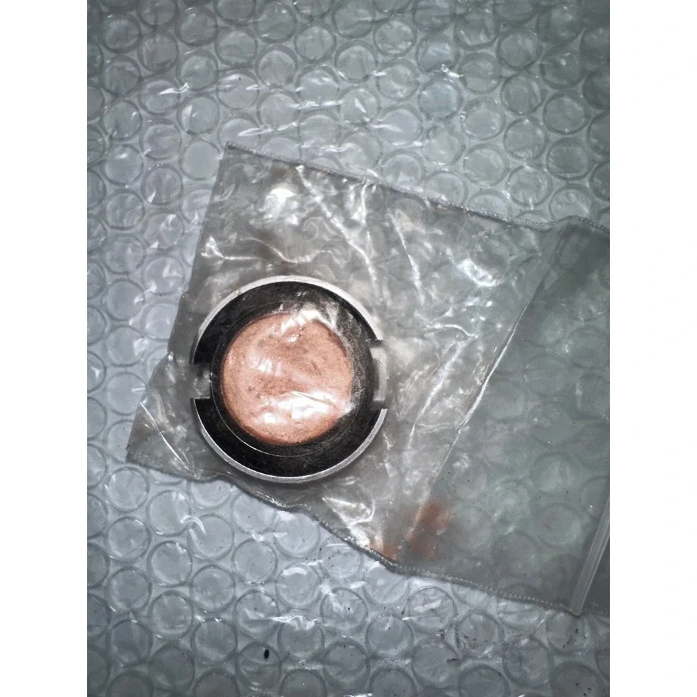 Urban Decay‎ Freelove eye shadow token eyeshadow